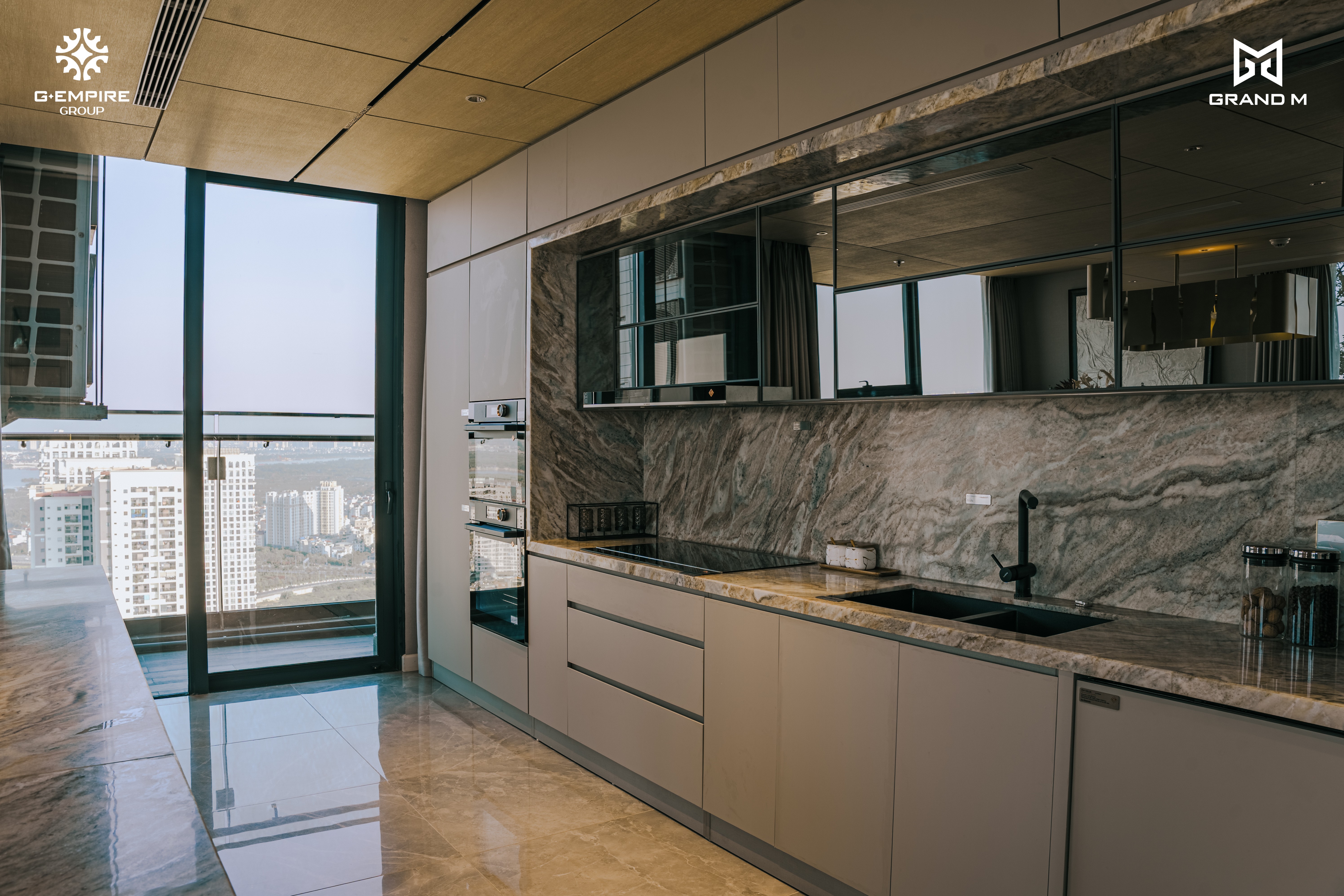 Nhà mẫu Noble Crystal — Phòng ăn