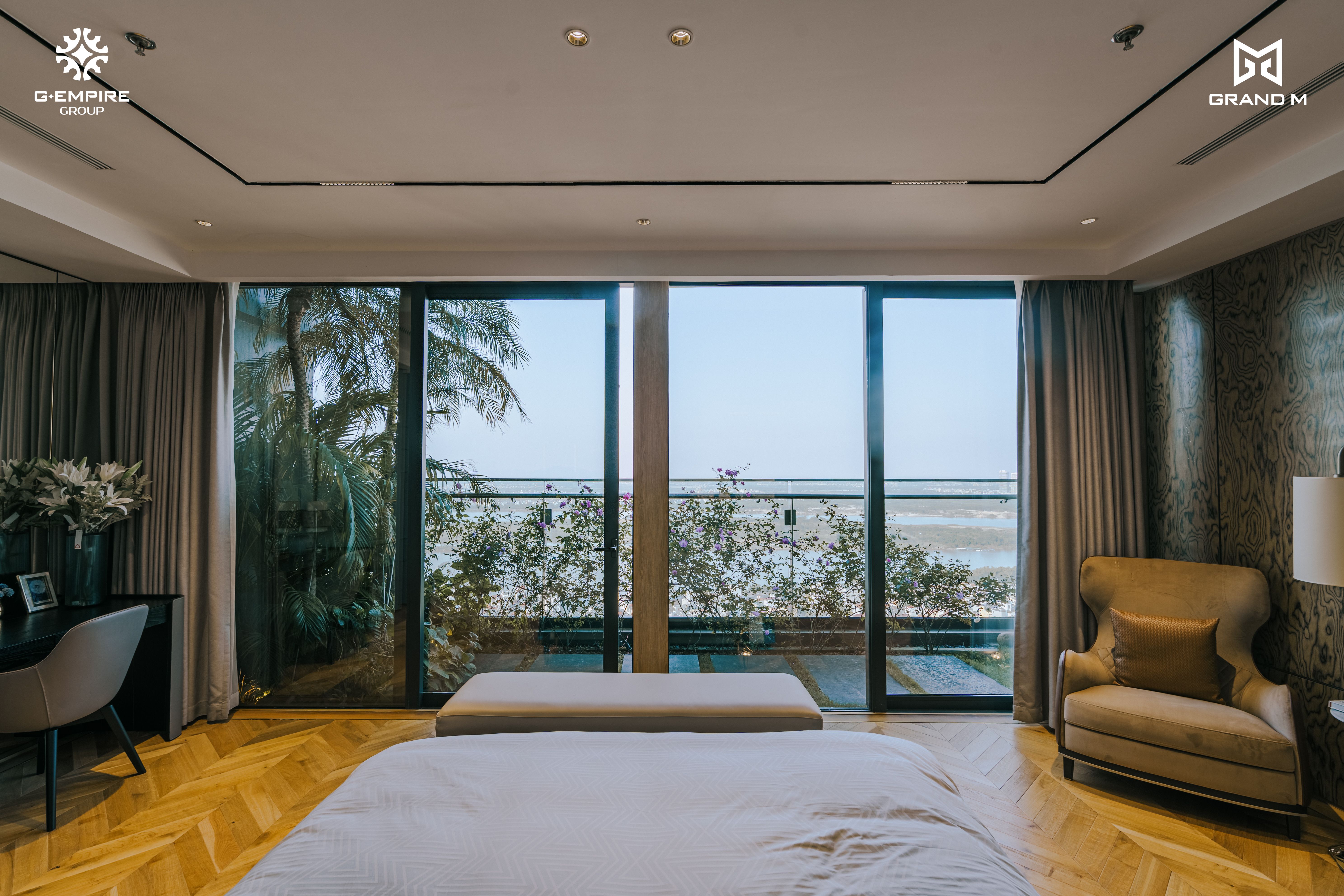 Nhà mẫu Noble Crystal — Hành lang